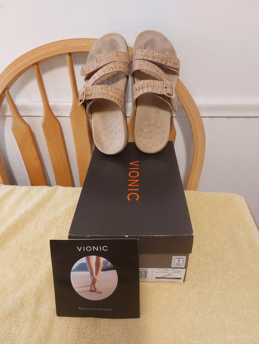 Vionic Gold Cork Ladies Size 6